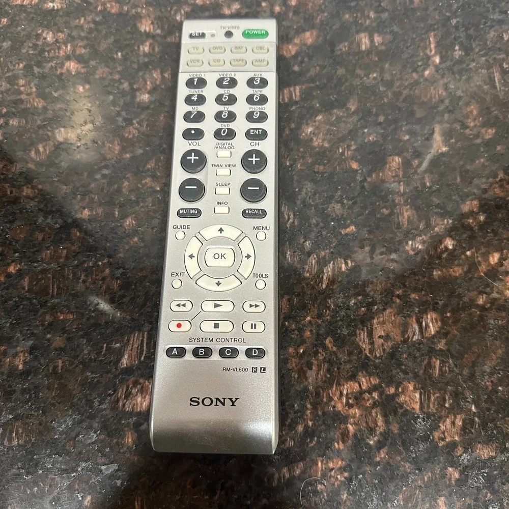 Sony RM VL 600 Universal Remote Control Commander TV DVD VCR Silver